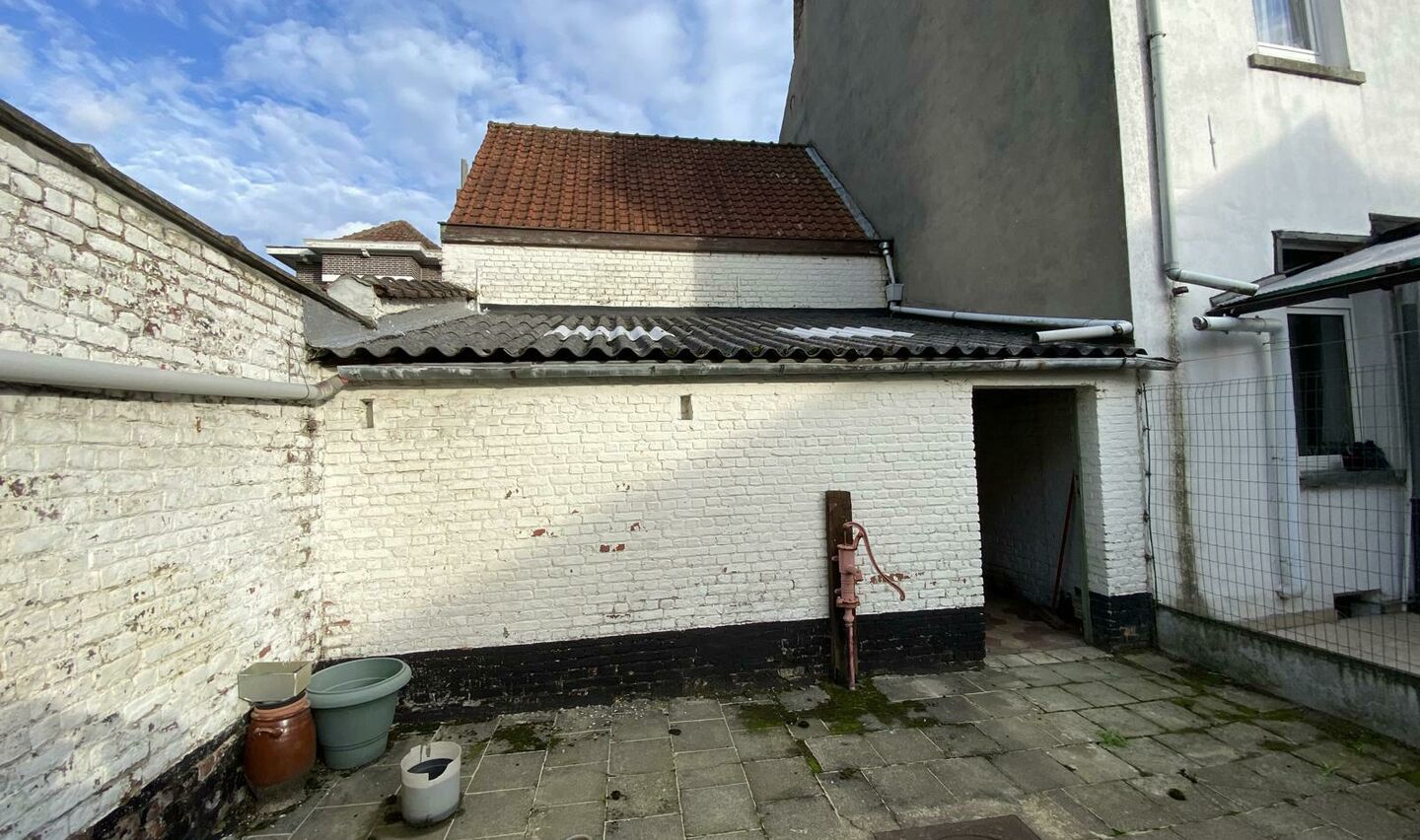 Garage + débarras à vendre à Sint-Pieters-Leeuw