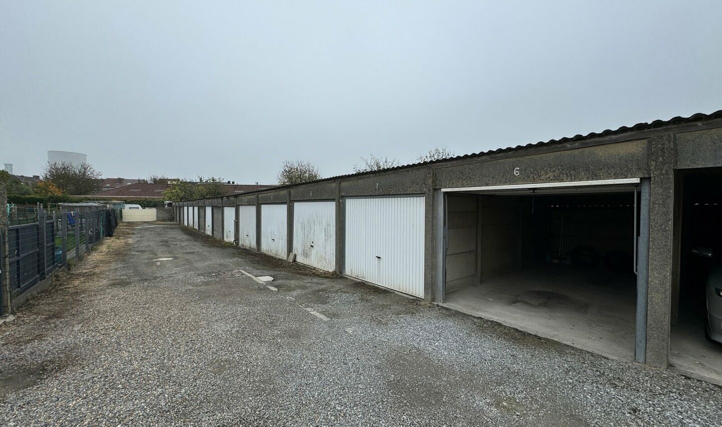 Garage (ferme) à vendre à Sint-Pieters-Leeuw